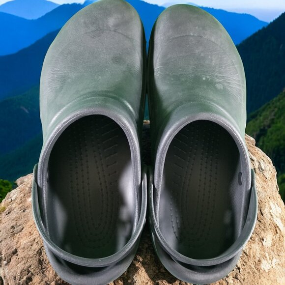 Crocs Men's Size 13 Black Slip On Classic Clog Comfort Shoes 11428 - Picture 6 of 8